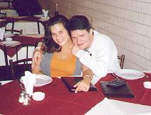 Eu e a Carol na pizzaria Casa Brz (out. 1998)